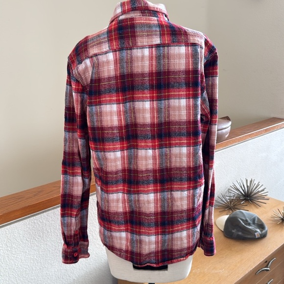 Emerson Flannel Shirt
RVCA size small in the color chilie - Picture 6 of 11